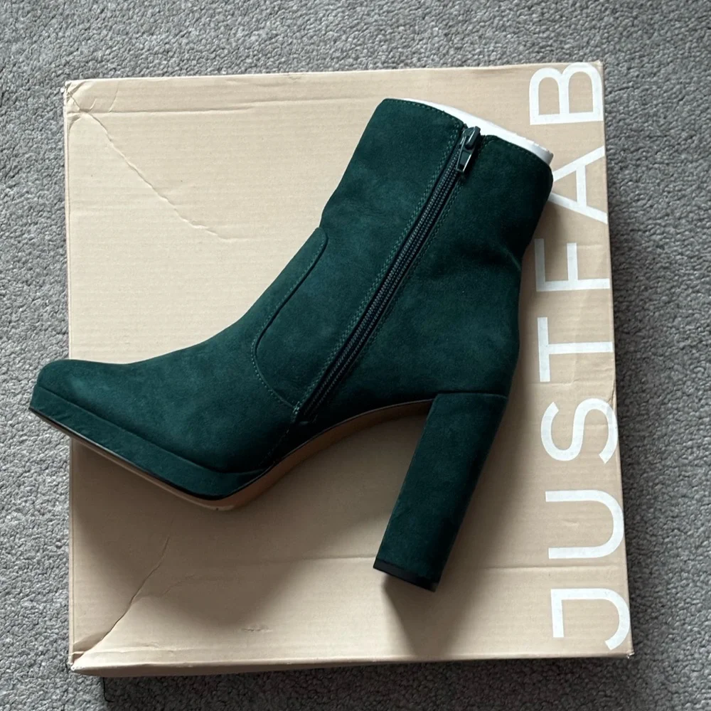 Green (Ponderosa Pine) Booties - Picture 2 of 3